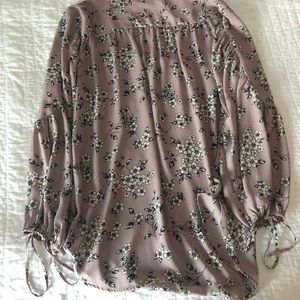 LOFT Tops - Beautiful Loft Blouse LOFT Tops - Beautiful Loft Blouse